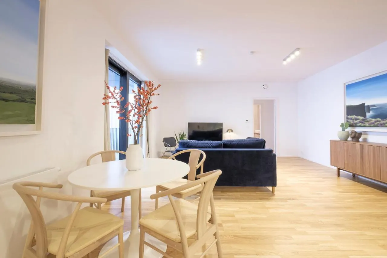 Fabulous Housings 2 Steps From Cee Lejlighed Bruxelles